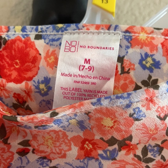 3 mini skirts - Picture 3 of 9